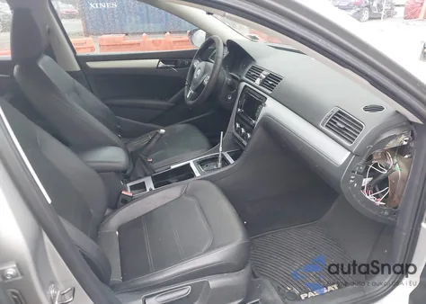 2012 Volkswagen Passat 2.5L Se z USA, uszkodzony, nr VIN 1VWBH7A30CC030456